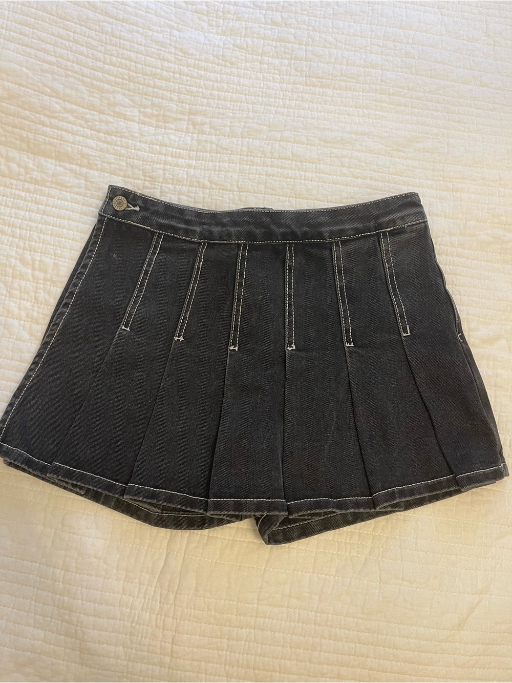 Brandy Melville Black Pleated Denim Skort